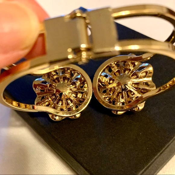 BR Floral set clasp bracelet and earrings - Picture 12 of 16